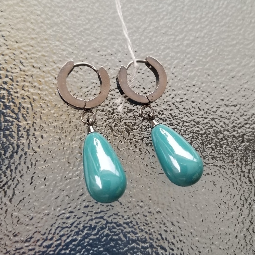 Earrings - Picture 4 of 8